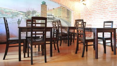 Restaurantbestuhlung mit Holzstuhl BIANCA und Holztische KIAN