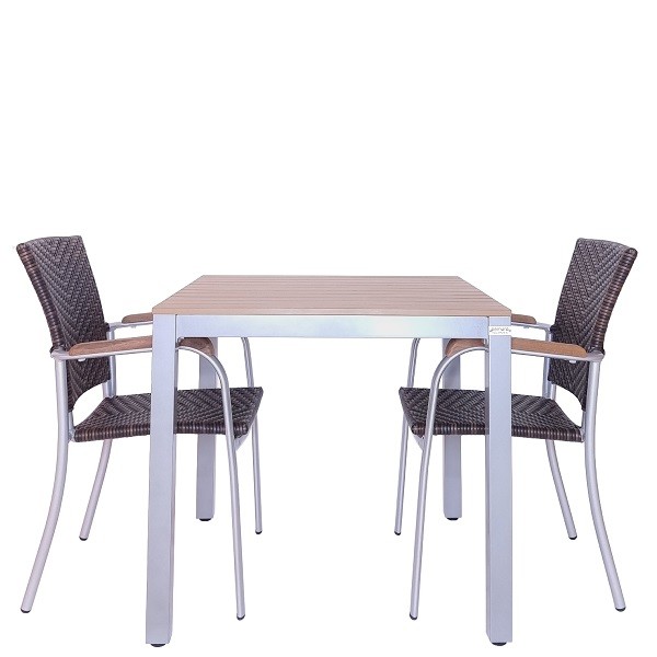 Terrassentisch LUNO 88 und Outdoor-Stühle NELLI